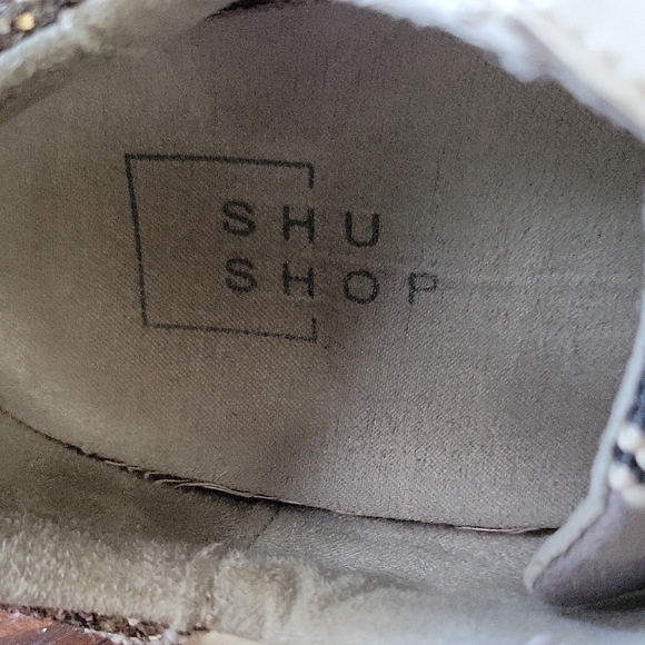 ShuShop Kids Sneakers with Pink Star and Leopard Laces - Picture 2 of 9